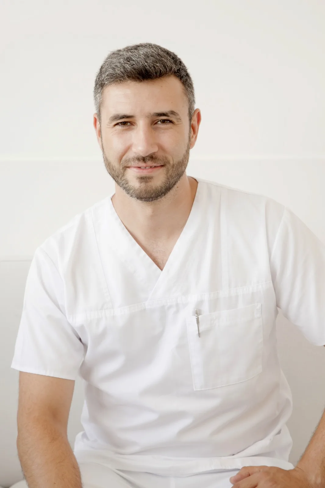 Dr. Vlad Braga, chirurg specializat în chirurgia sânului, București